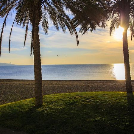 Stylish Apartment In The Heart Of Malaga With Pool Bagian luar foto