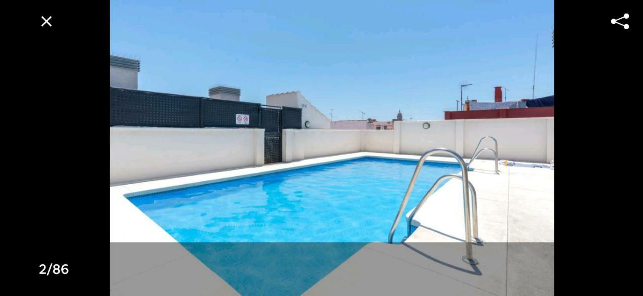 Stylish Apartment In The Heart Of Malaga With Pool Bagian luar foto