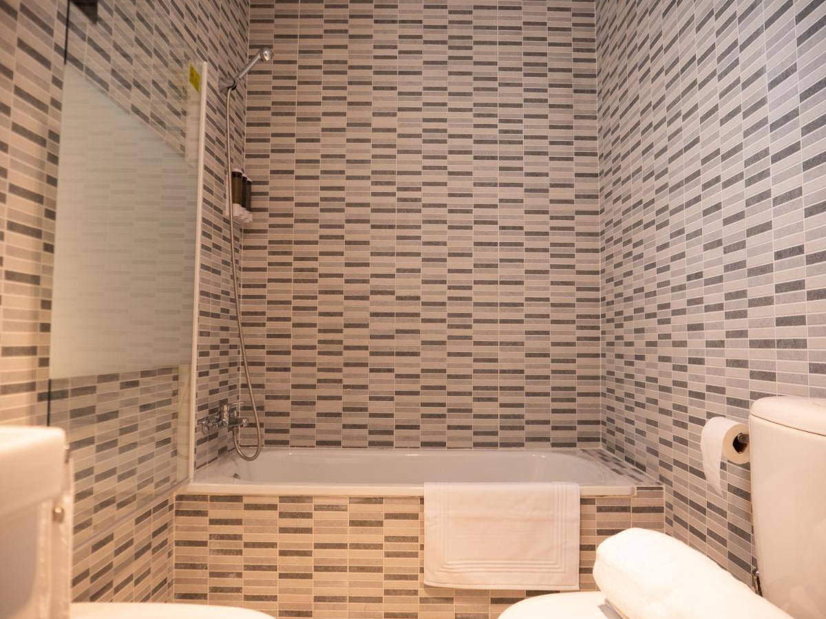 Stylish Apartment In The Heart Of Malaga With Pool Bagian luar foto