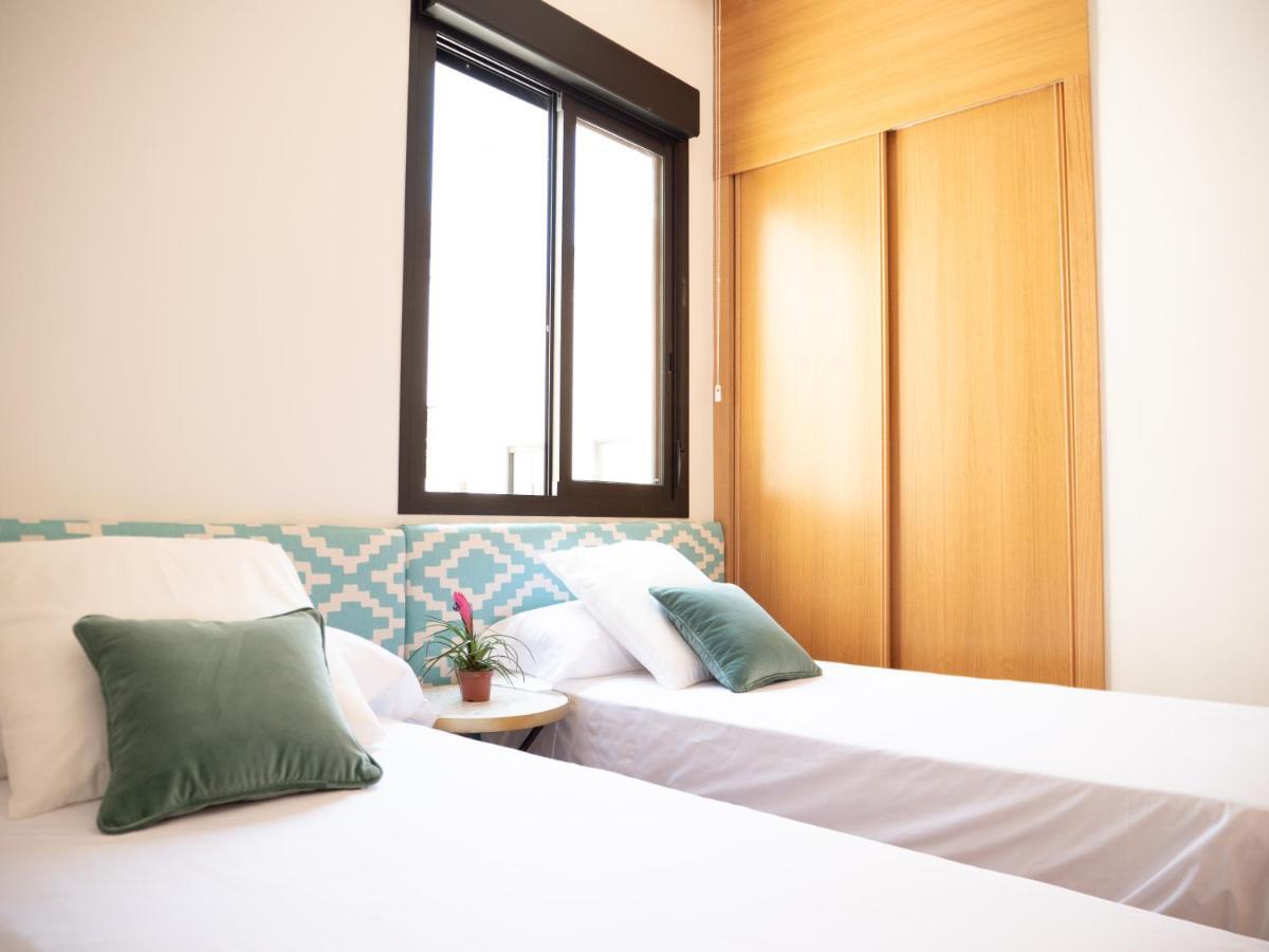 Stylish Apartment In The Heart Of Malaga With Pool Bagian luar foto