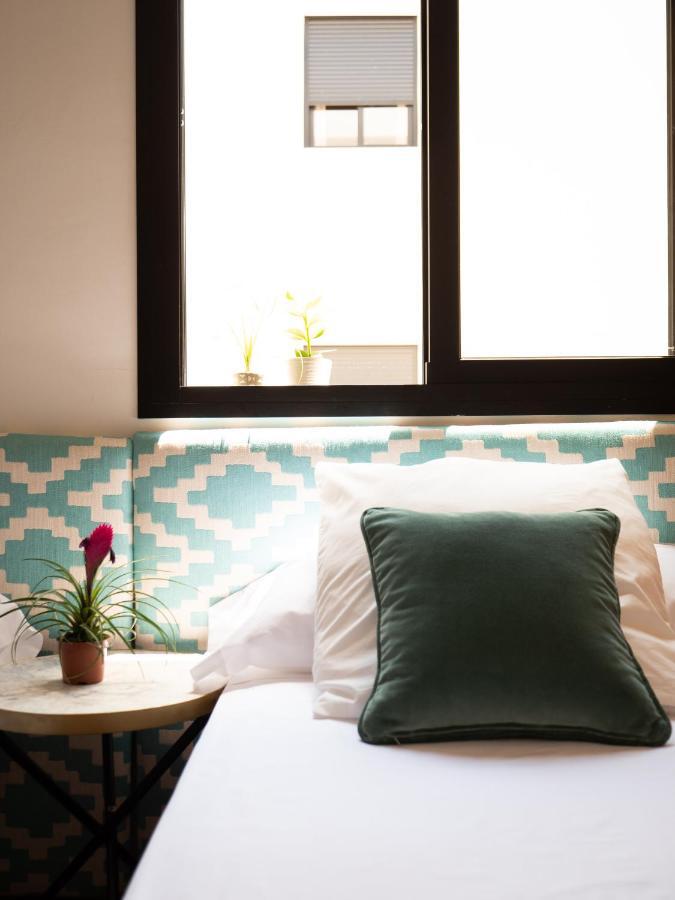 Stylish Apartment In The Heart Of Malaga With Pool Bagian luar foto