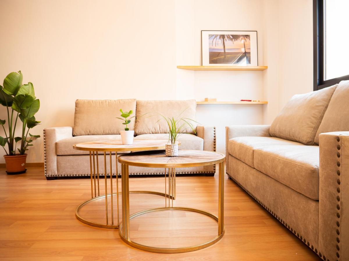 Stylish Apartment In The Heart Of Malaga With Pool Bagian luar foto