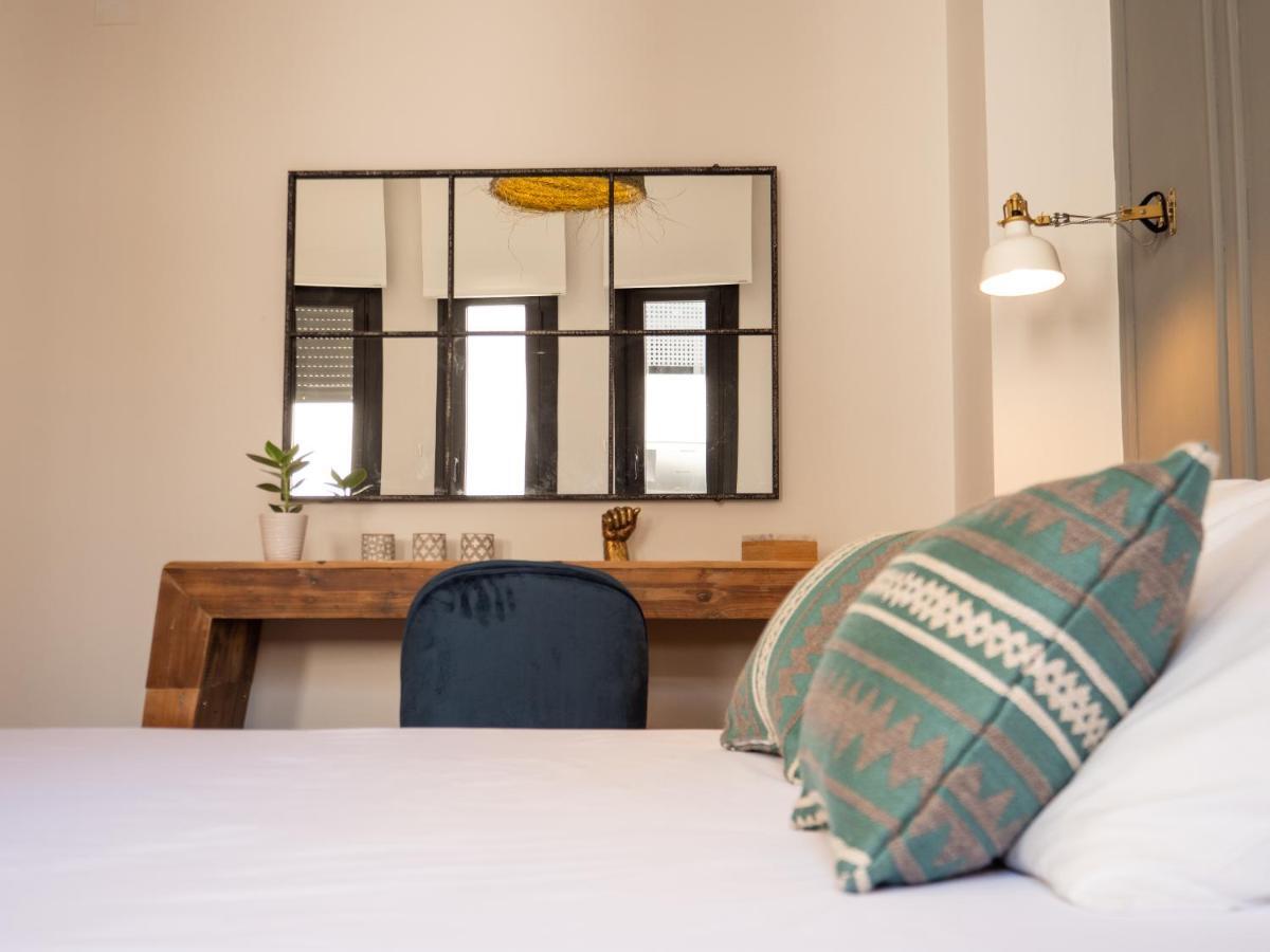 Stylish Apartment In The Heart Of Malaga With Pool Bagian luar foto
