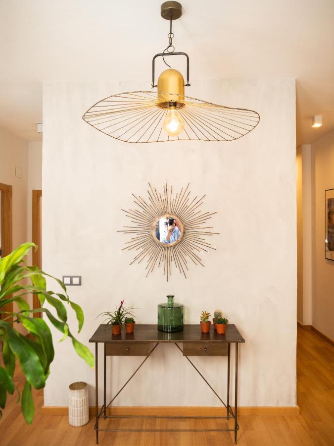 Stylish Apartment In The Heart Of Malaga With Pool Bagian luar foto