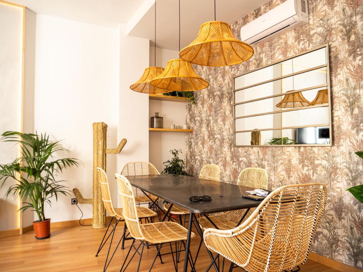 Stylish Apartment In The Heart Of Malaga With Pool Bagian luar foto