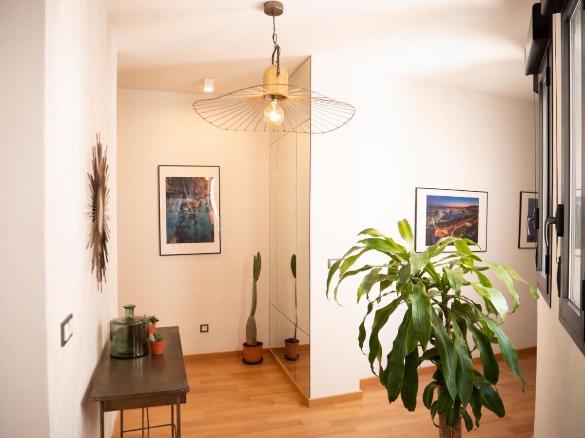 Stylish Apartment In The Heart Of Malaga With Pool Bagian luar foto