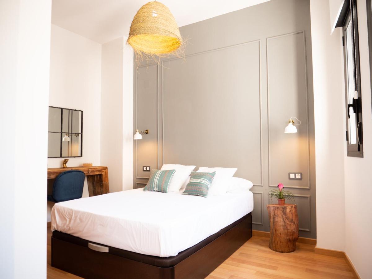 Stylish Apartment In The Heart Of Malaga With Pool Bagian luar foto